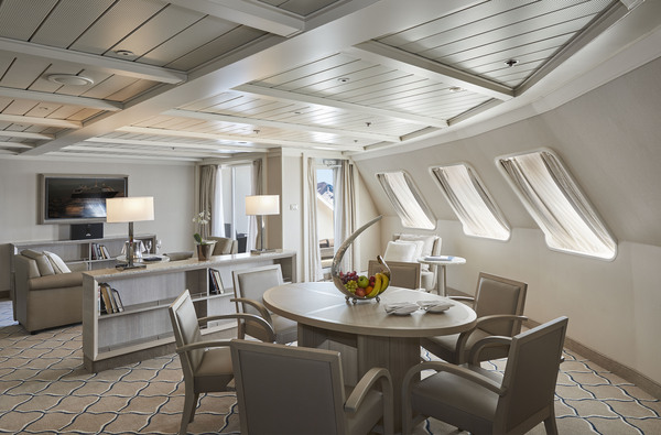 Silversea Cruises Silver Cloud Grand Suite 1 ©Silversea Cruises Ltd.jpg